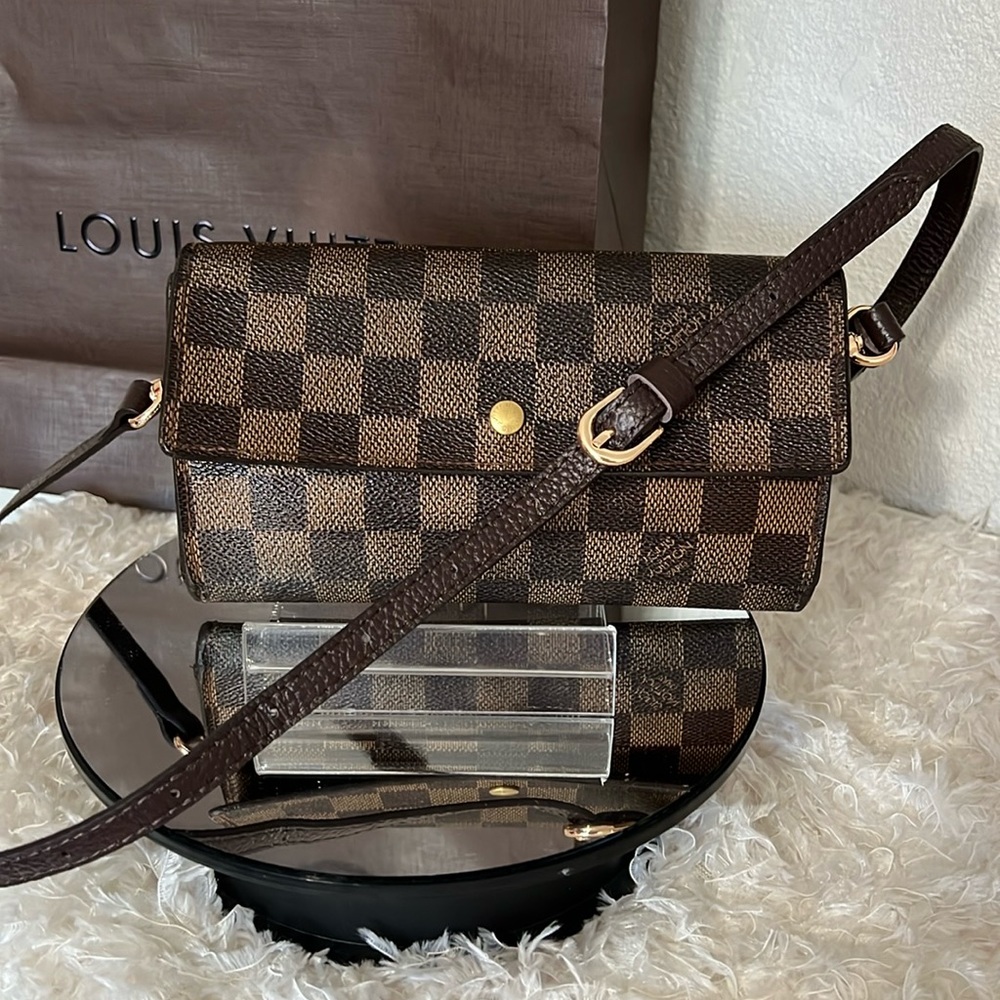 Louis Vuitton Damier Ebene International Wallet